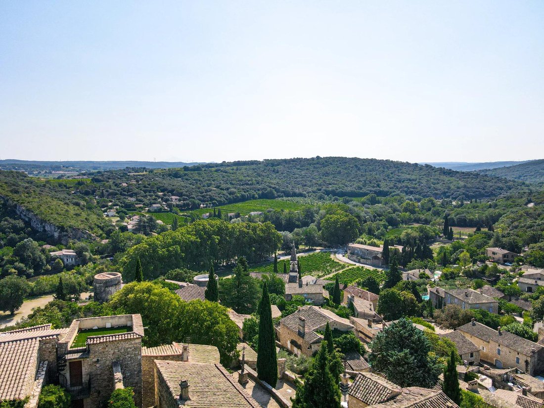 3 Bedroom Village House Of 258m2 With Courtyard And In Uzès, Occitanie