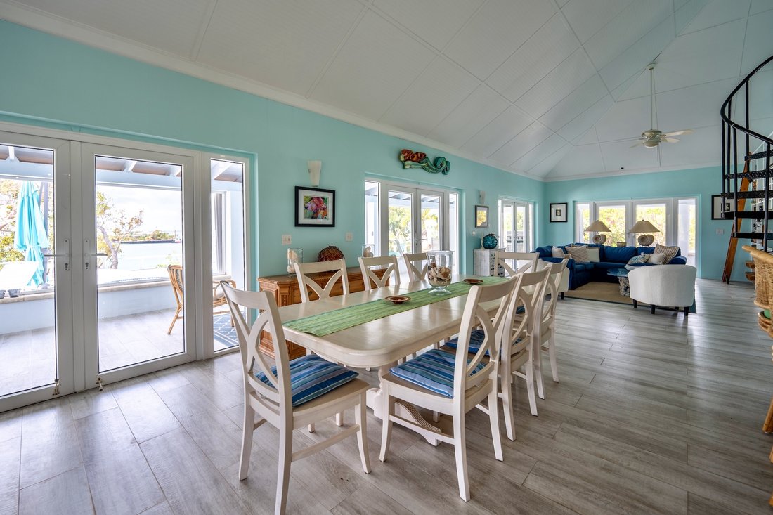 Abaco Waterfront Estate For Sale In Treasure Cay, Central Abaco, The