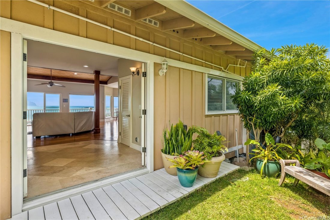 5 Bedrooms Single Family Detached In Kaneohe, Hawaii, United States For