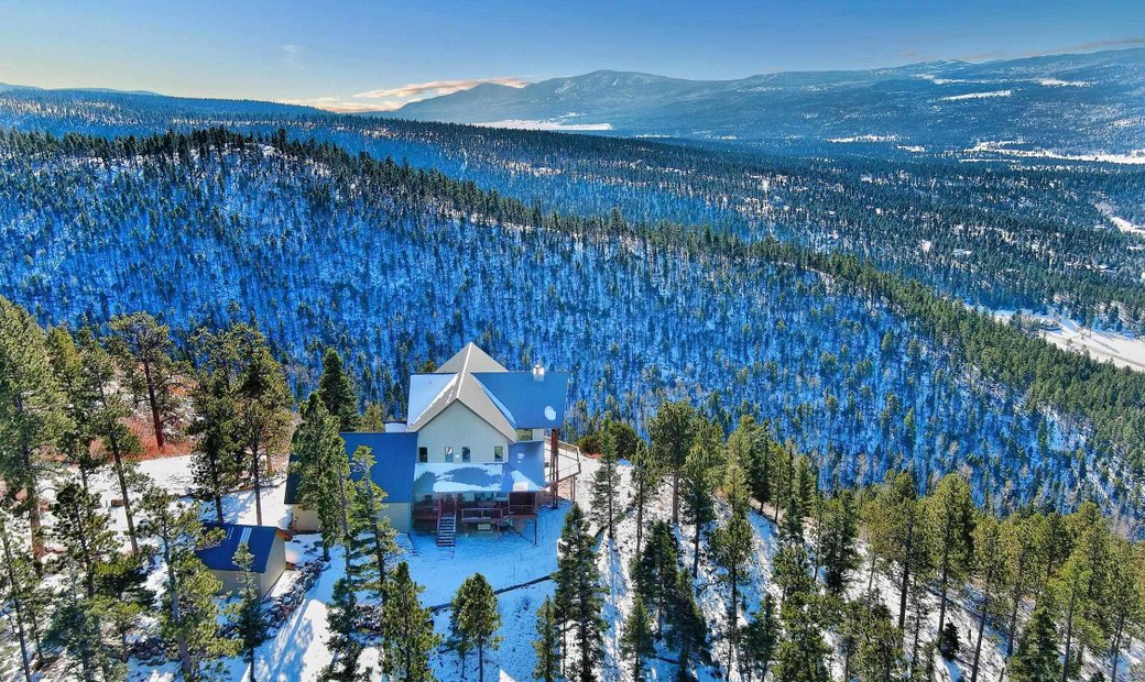 6 Bedrooms Single Family Detached In Angel Fire, New Mexico, United