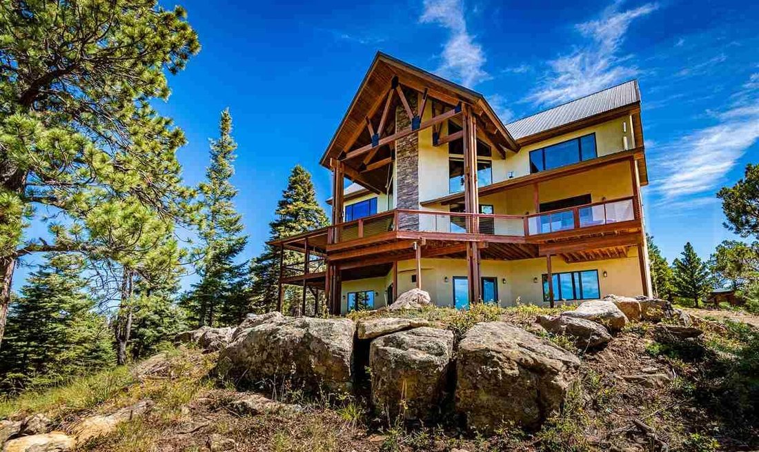 6 Bedrooms Single Family Detached In Angel Fire, New Mexico, United