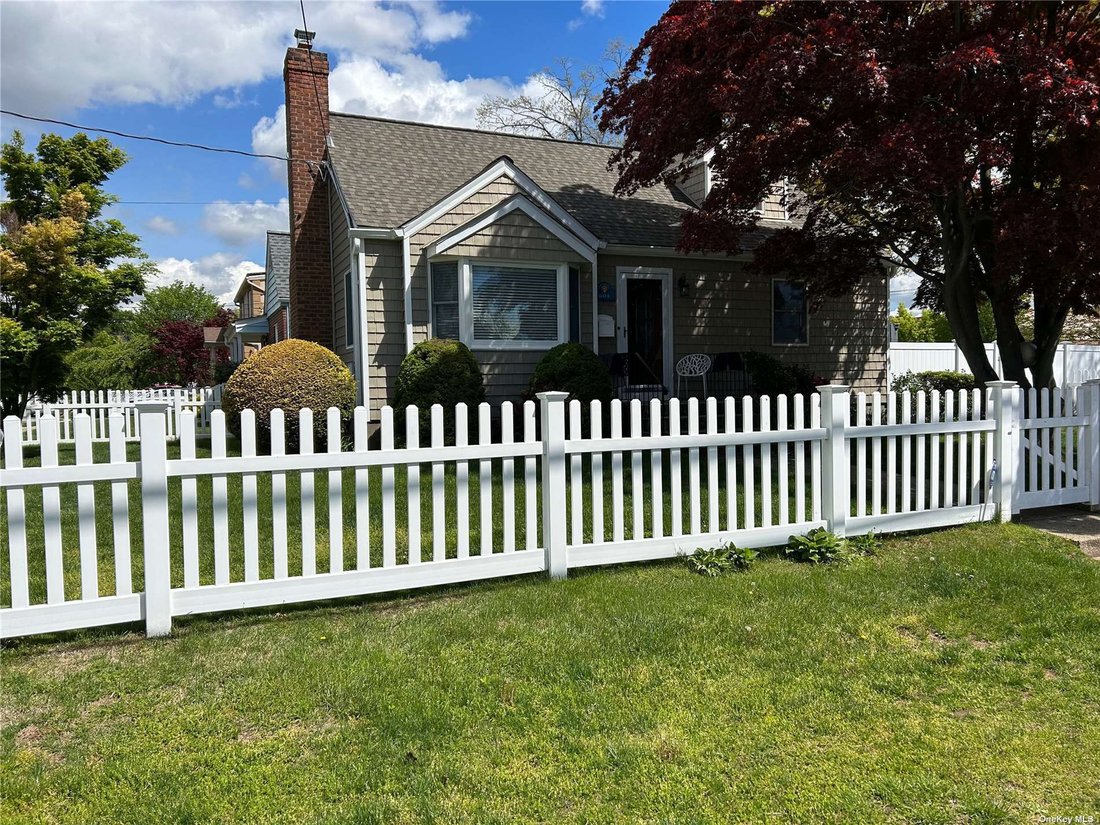 House Bellmore In Bellmore, Ny, United States For Sale (12781792)