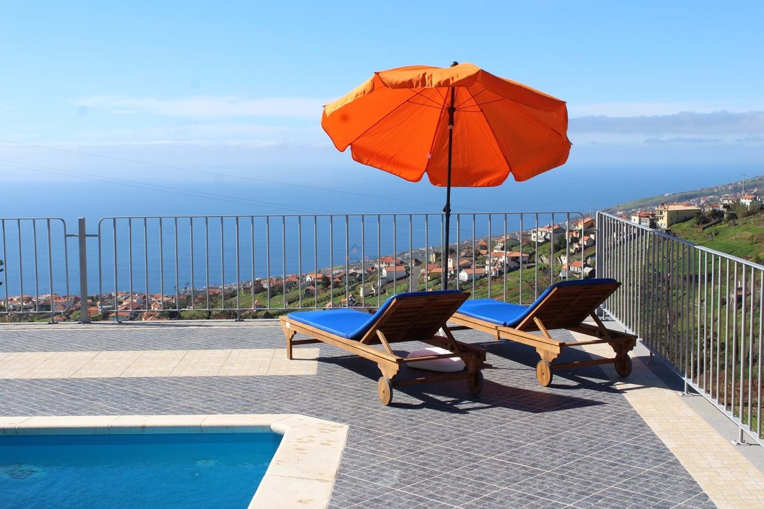 Quinta In Calheta Has 3 Houses T2 And A In Arco Da Calheta, Madeira