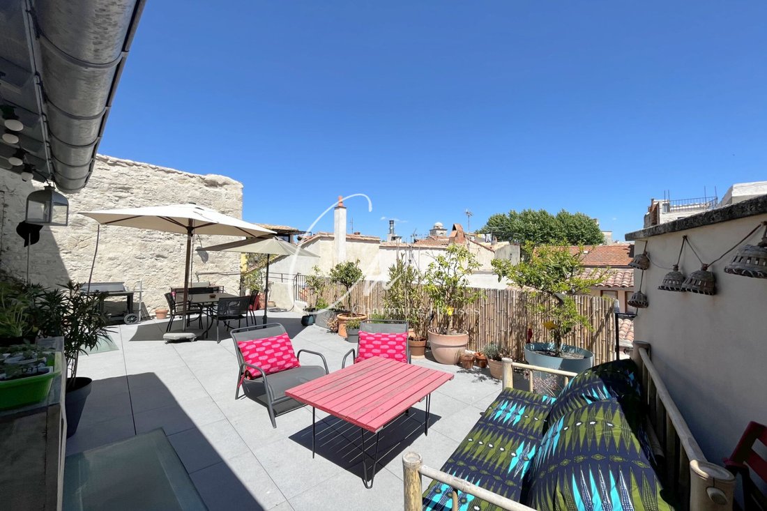 Vente Maison De Ville 4 Pièce(s) In Arles, Provence Alpes Côte D'azur, France For Sale (12782822)