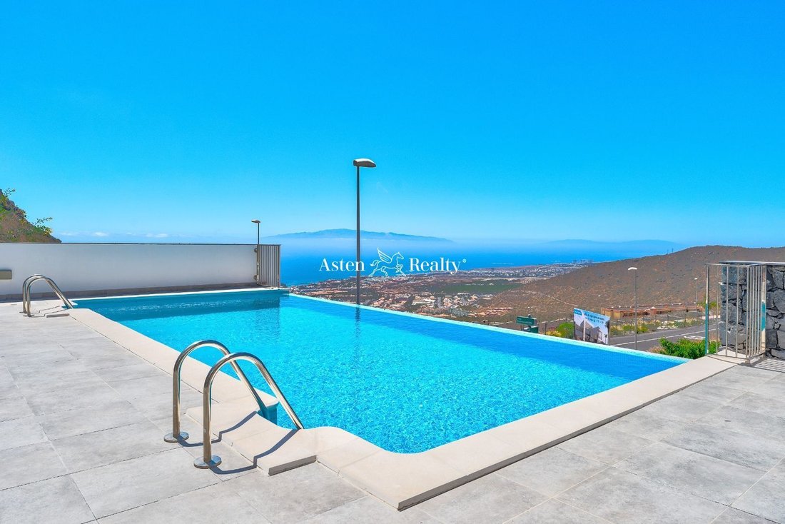 Villa in Costa Adeje, Adeje, Canary Islands 1 - 12782744