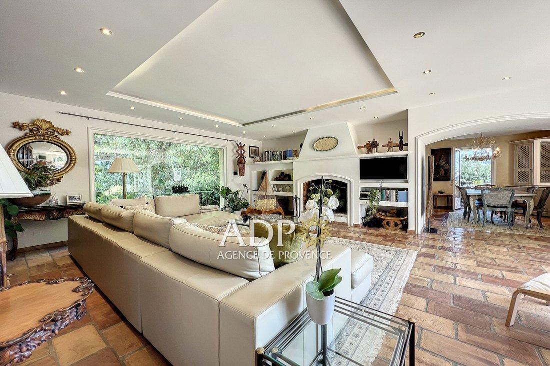 Villa in Grasse, Provence-Alpes-Côte d'Azur, France 4 - 12677270