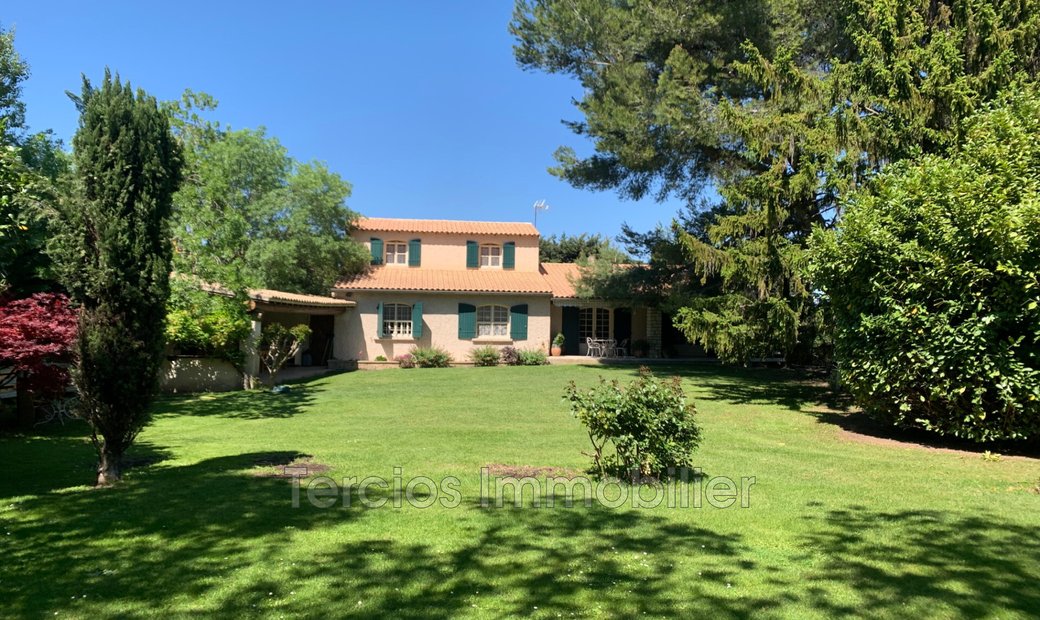 Vente Maison 5 Pièce(s) In Eyragues, Provence Alpes Côte D'azur, France