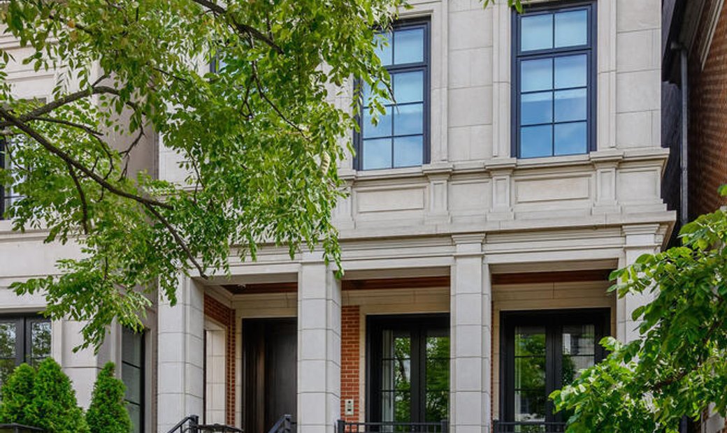 1907 N Burling Street In Chicago, Illinois, United States For Sale