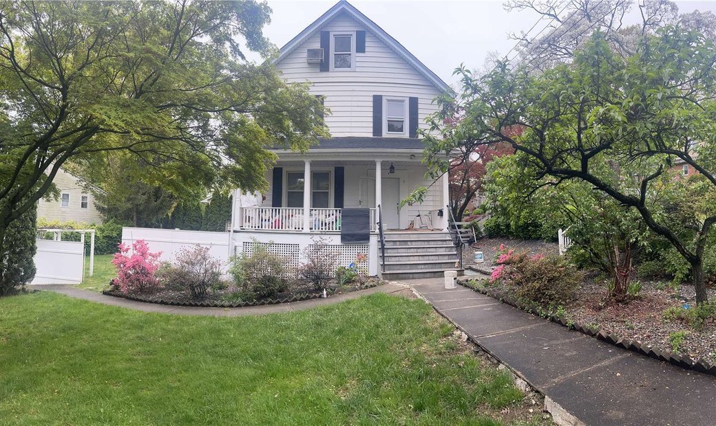 Haus Roslyn Heights In Roslyn Heights, New York, Vereinigte Staaten Zu