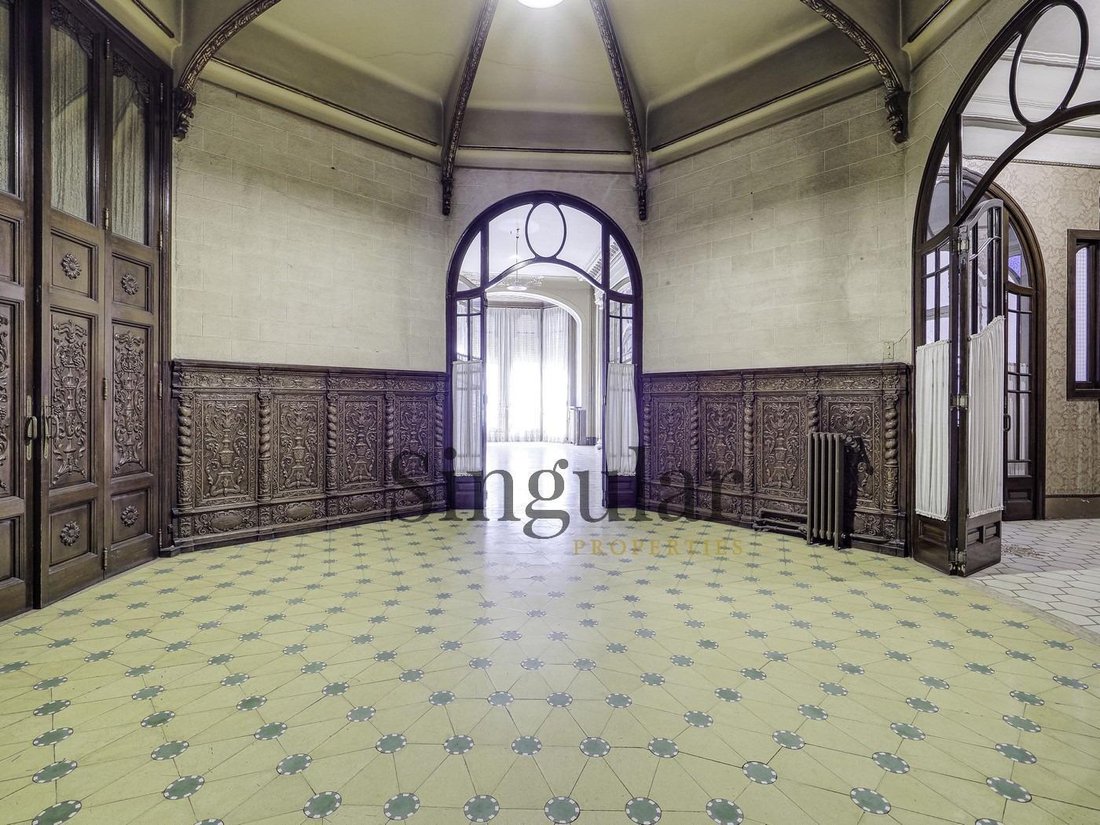 A Residential Building For Sale With Modernist In Reus, Catalonia