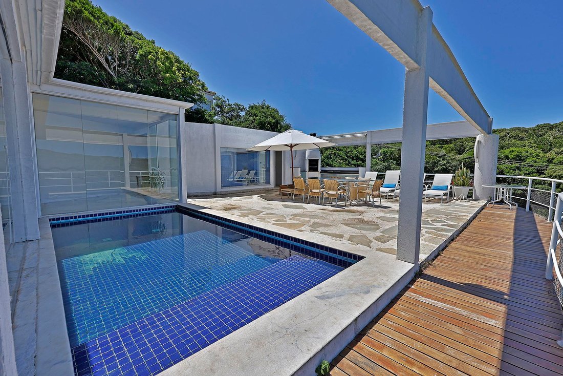 Modern House With Contemporary Design In Armação Dos Búzios, Brazil For