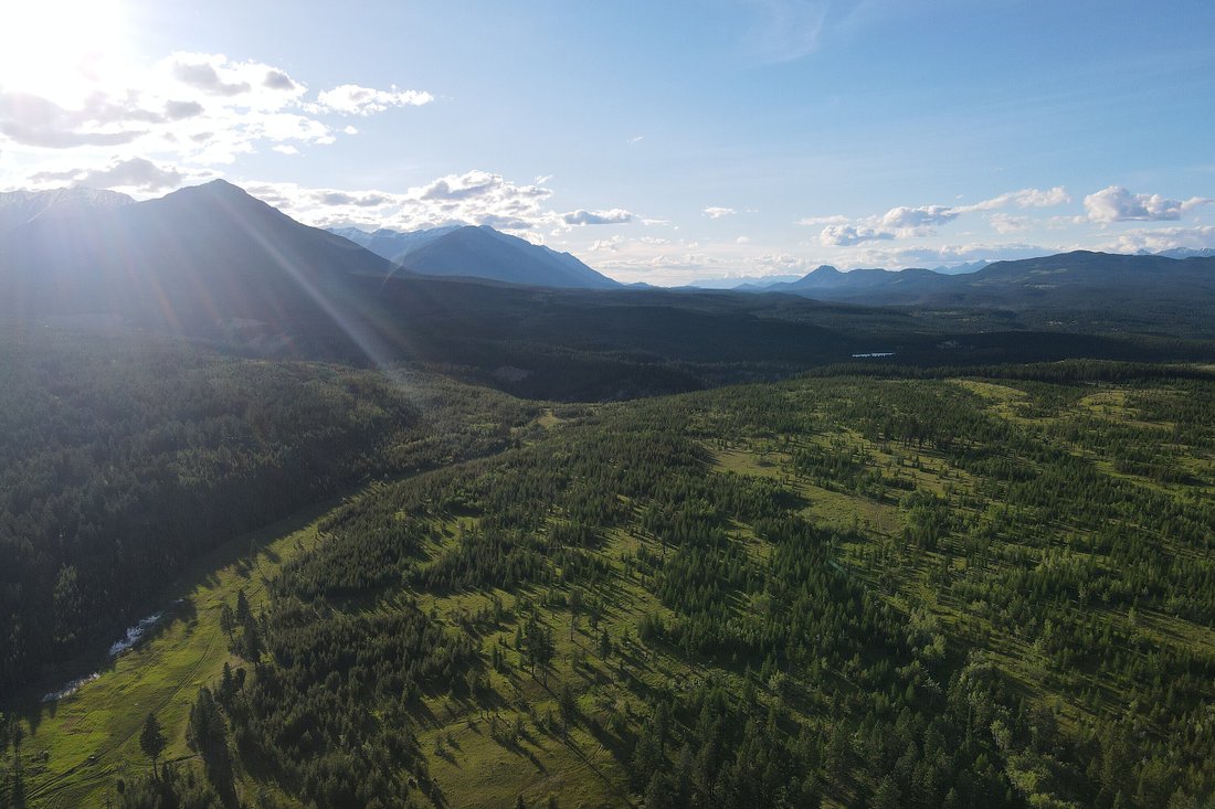 An Exceptional Life In Invermere, British Columbia, Canada For Sale