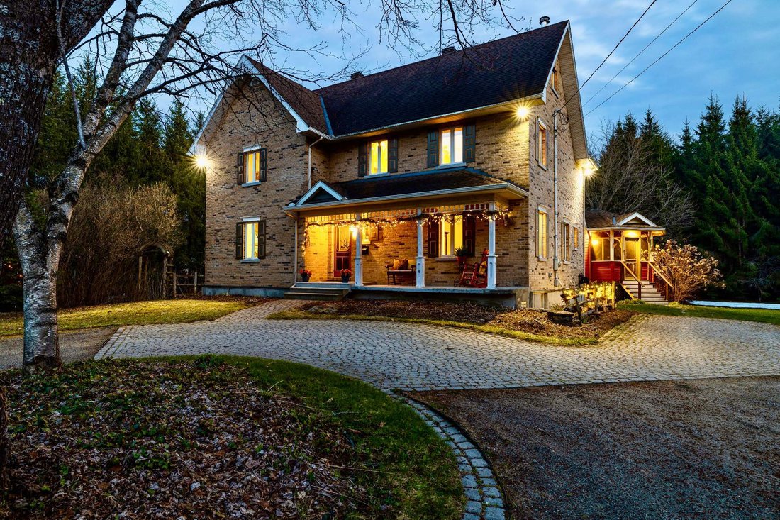 20 Rue De Napierville, Cantley, Qc J8 V3 M7 In Cantley, Quebec, Canada