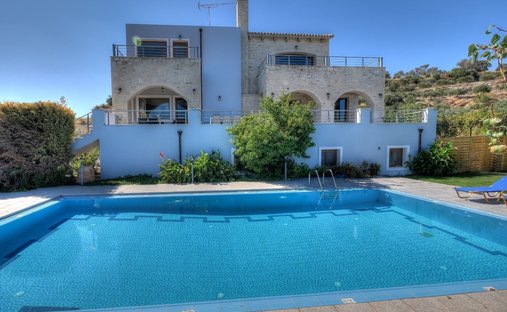 Villa in Adelianos Kampos, Greece 1