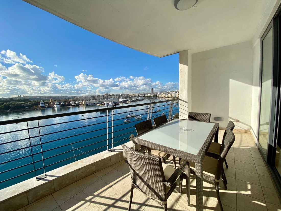 Seafront Apartment In Sliema, Malta For Sale (12788393)