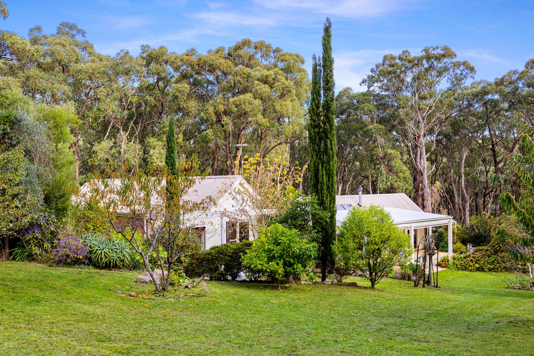 208 Point Leo Road, Red Hill South In Red Hill South, Victoria, Australia For Sale (12788268) 208 Point Leo Road, Red Hill South In Red Hill South, Victoria, Australia For Sale (12788268)