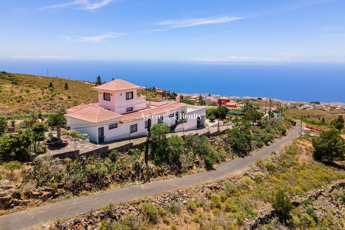 Villa in Adeje, Canary Islands, Spain 5 - 12790626