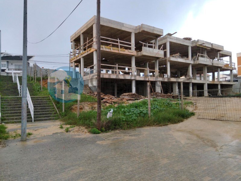 House 4 Bedrooms Sale Seixal In Santa Marta Do Pinhal, Setubal