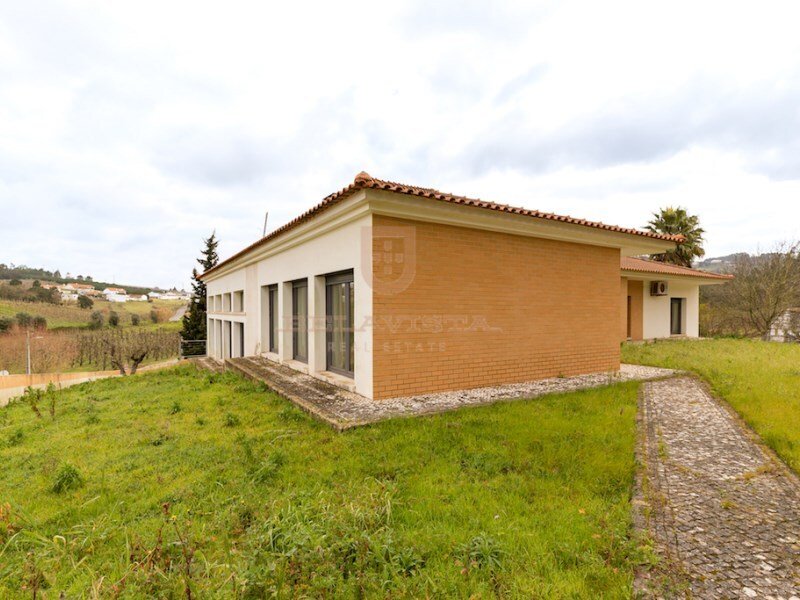 3 Bedroom Villa, Of Modern Architecture, In Alcobaça, Leiria District, Portugal For Sale (12789977)