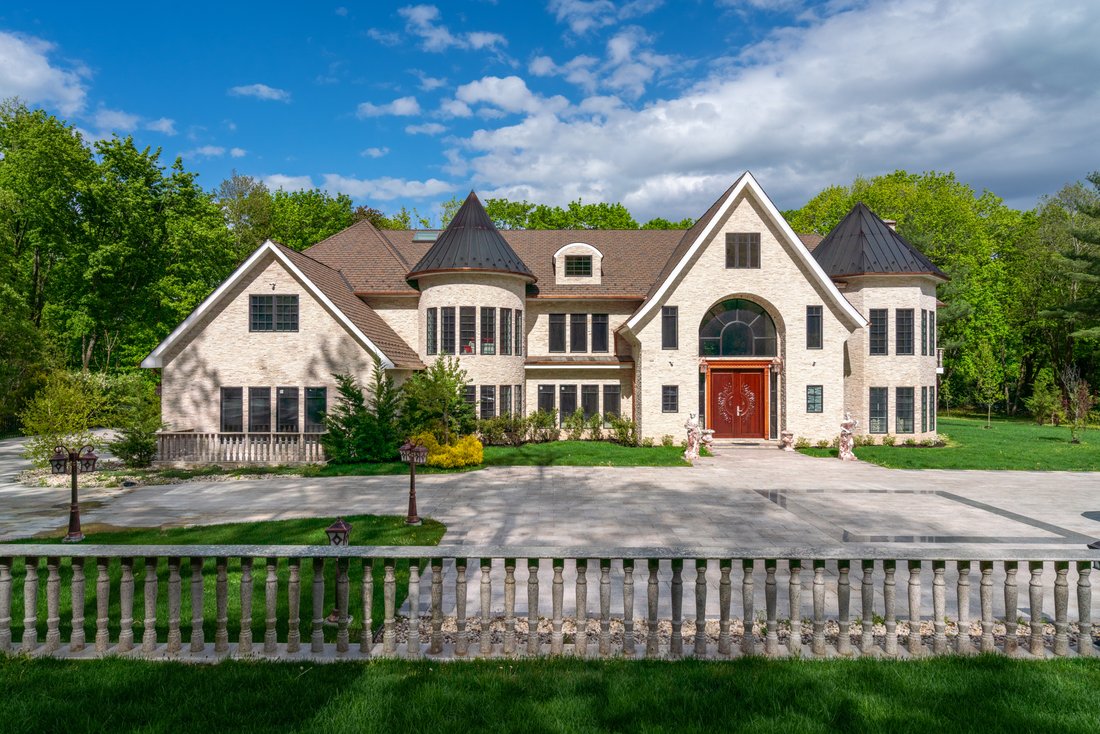 2 Brook Lane, Brookville, Ny 11545 In Brookville, Pennsylvania, United
