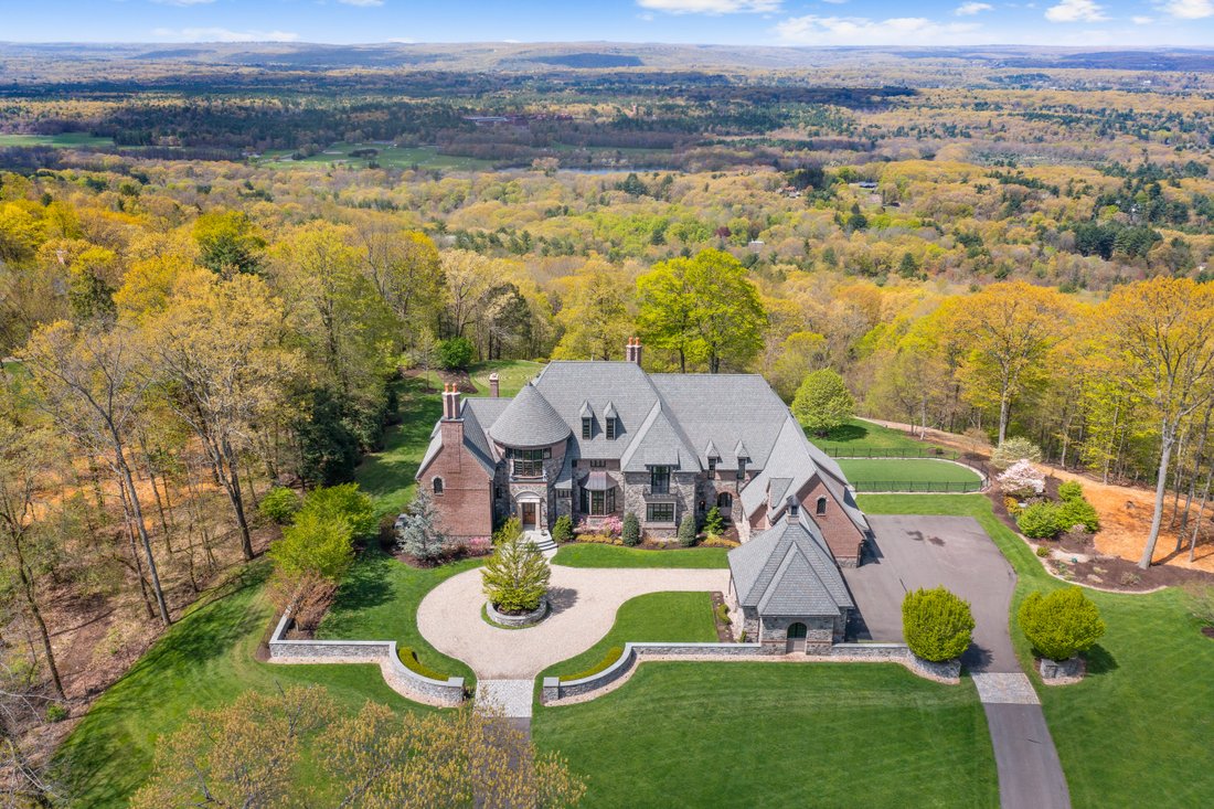 225 Deercliff Road In Avon, Connecticut, United States For Sale (12794440)