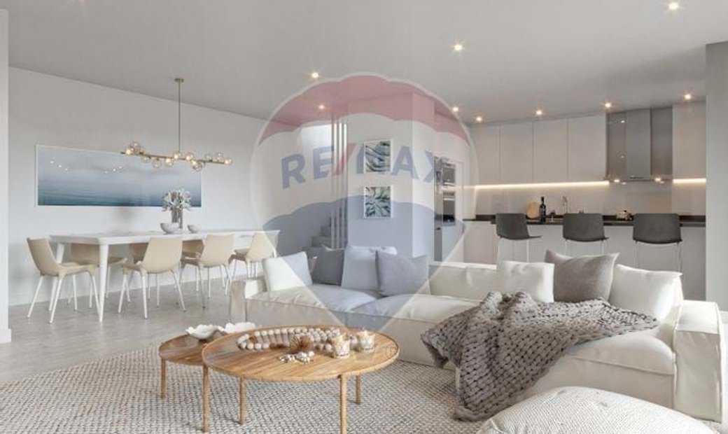 Condo/Apartment T3 For Sale In Faro (Sé E En Faro, Distrito De Faro