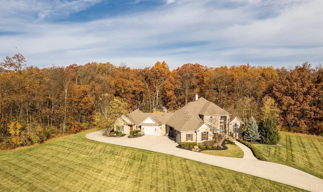 5 Bedrooms Single Family Detached In Leo Cedarville, Indiana, United