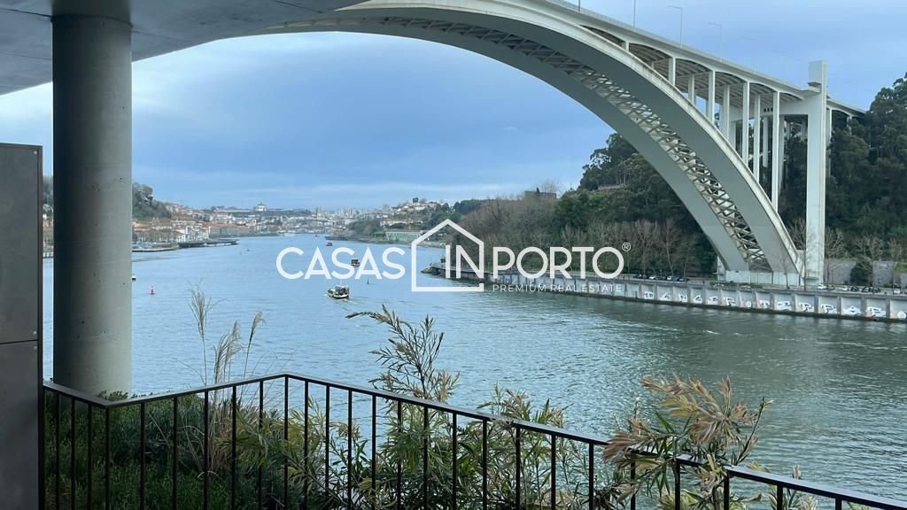 Apartment in Lordelo do Ouro e Massarelos, Porto District, Portugal 1 - 12796929