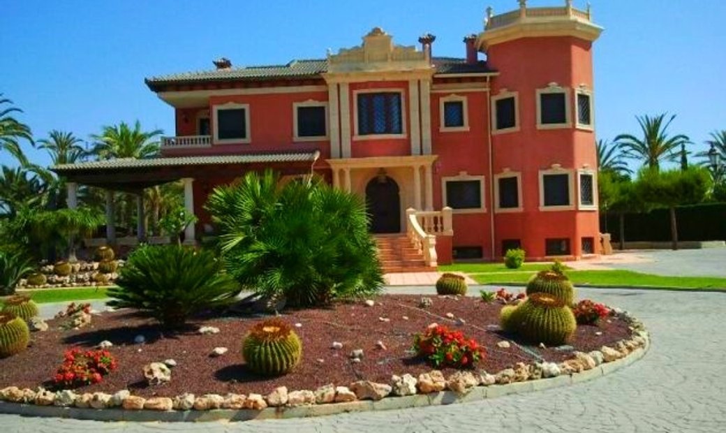 Elche Villa In Elx, Valencian Community, Spain For Sale (12799071)