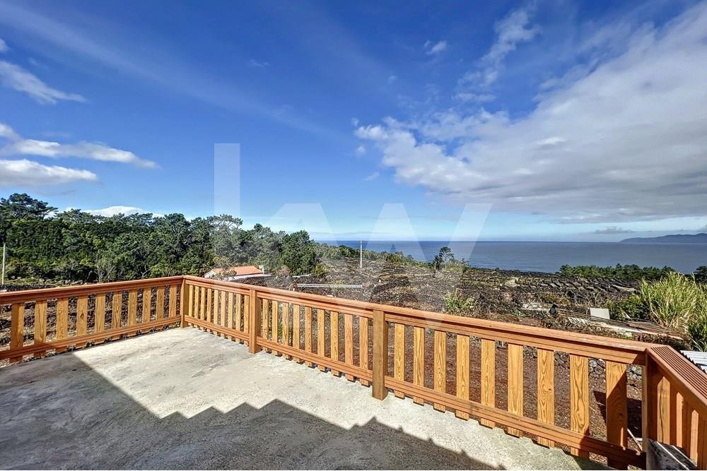 T3 + 2 House With A Stunning View Of The Sea In Santa Luzia, Azores, Portugal For Sale (12799445)