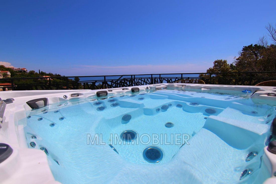 Villa in Les Issambres, Roquebrune-sur-Argens, France 2 - 12800561