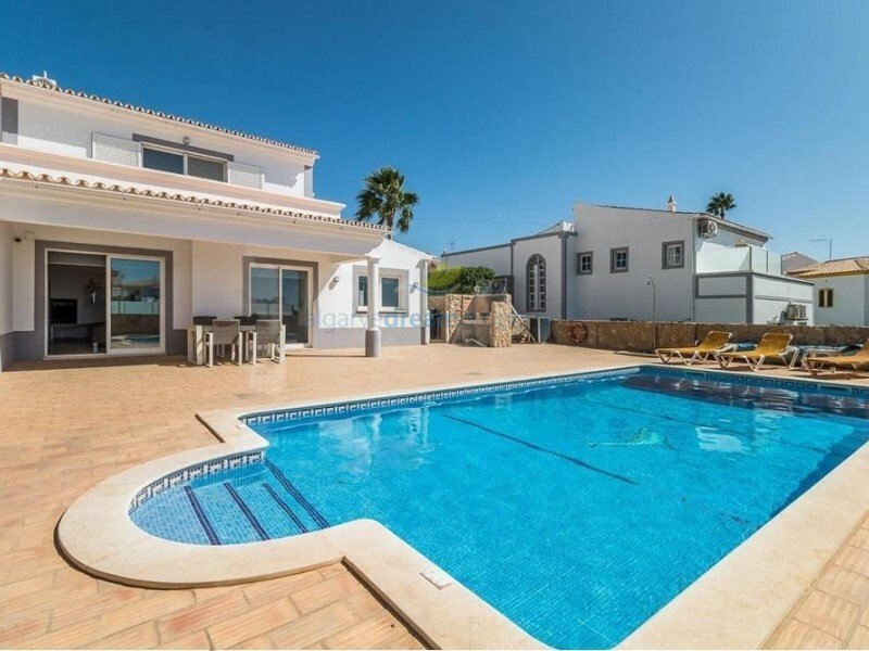 Villa For Sale 4 Bedrooms In Albufeira Dans Guia, District De Faro, Portugal à Vendre (12803054)
