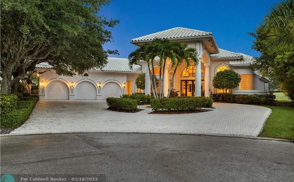 Lujo casas en venta en Coral Springs, Florida | JamesEdition