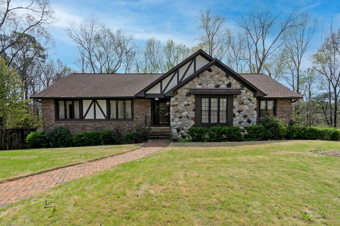 1639 Panorama Lane In Vestavia Hills, Alabama, United States For Sale