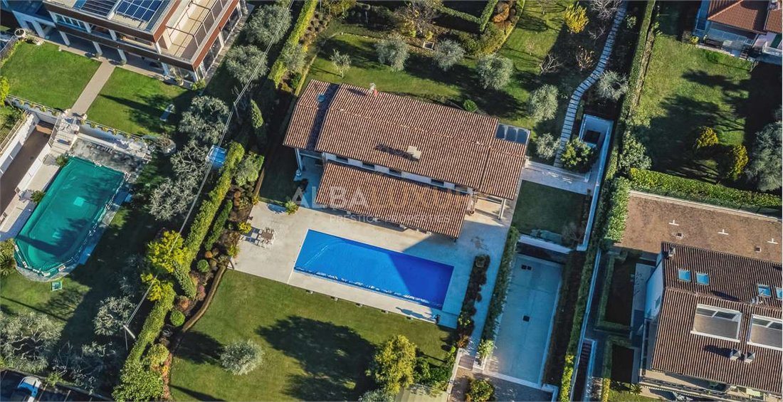 Villa Di Lusso Sul Lago Di Garda, Bardolino In Bardolino, Italy