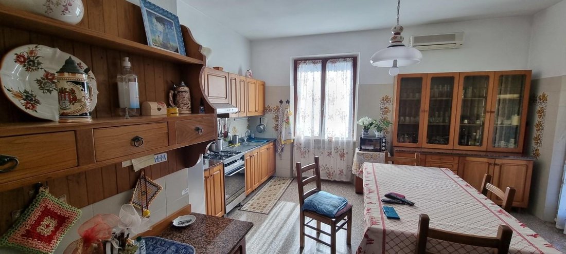 Villa in Marina di Carrara, Tuscany, Italy 2 - 12804356
