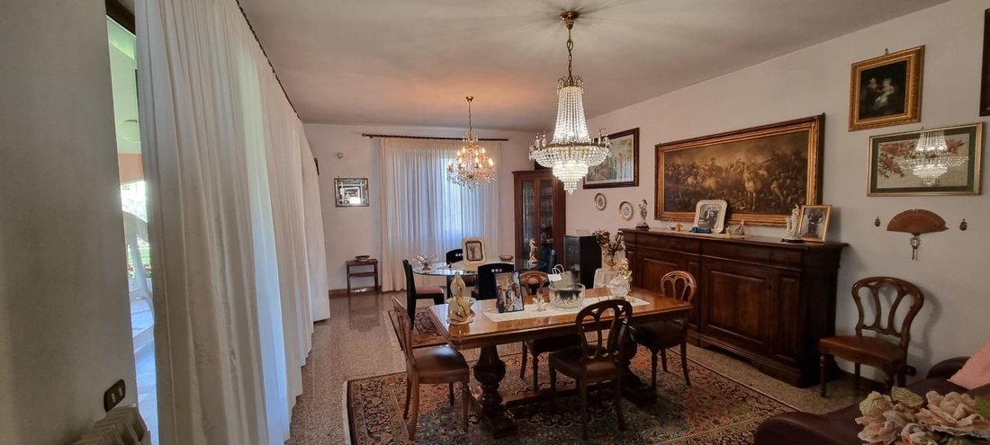 Villa in Marina di Carrara, Tuscany, Italy 1 - 12804356
