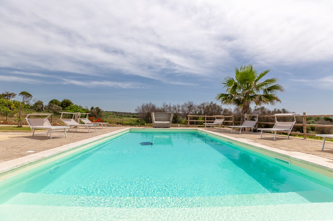 Sea View Villa With Pool And Vineyard In Pescoluse In Salve, Apulia