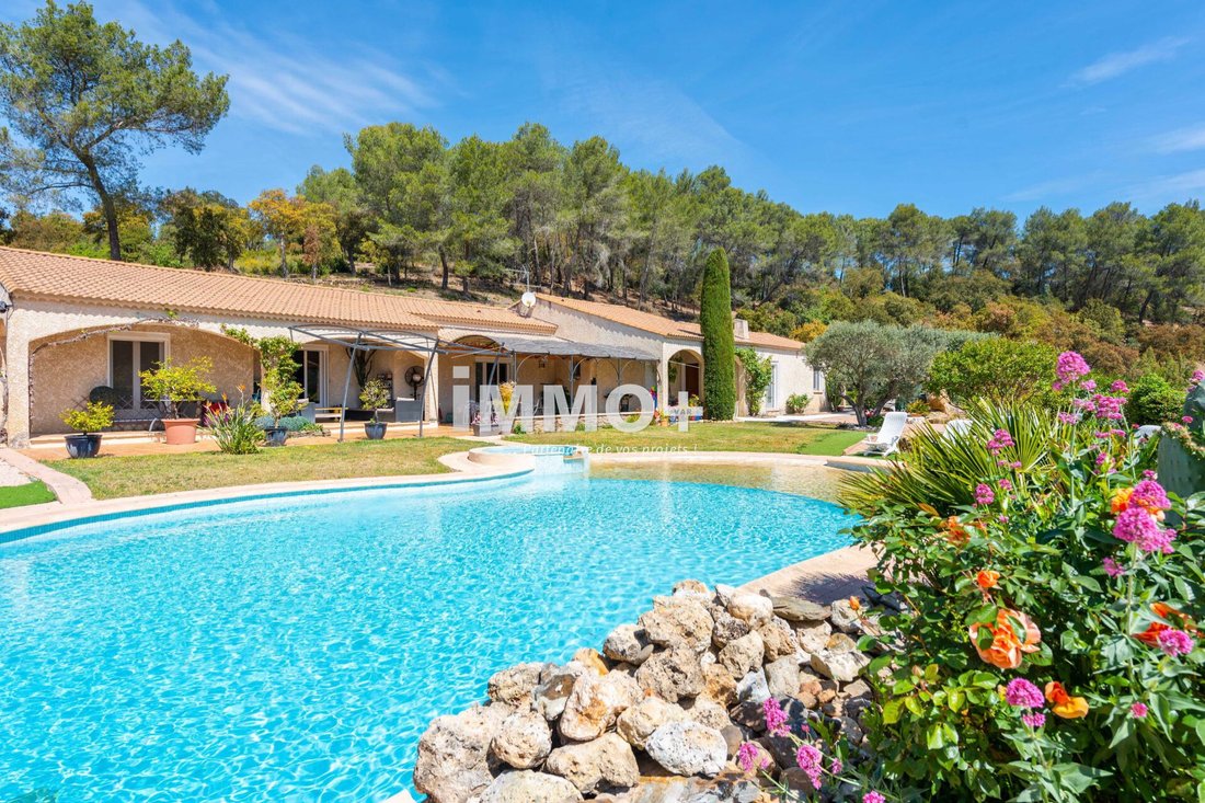 Vente Maison 6 Pièce(s) In Pierrefeu Du Var, Provence Alpes Côte D'azur