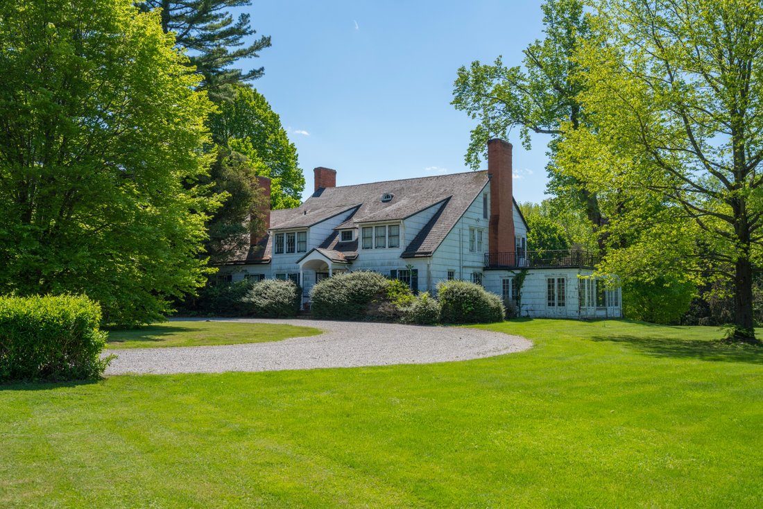 72 Post Road, Old Westbury, Ny, 11568 In Old Westbury, New York, United