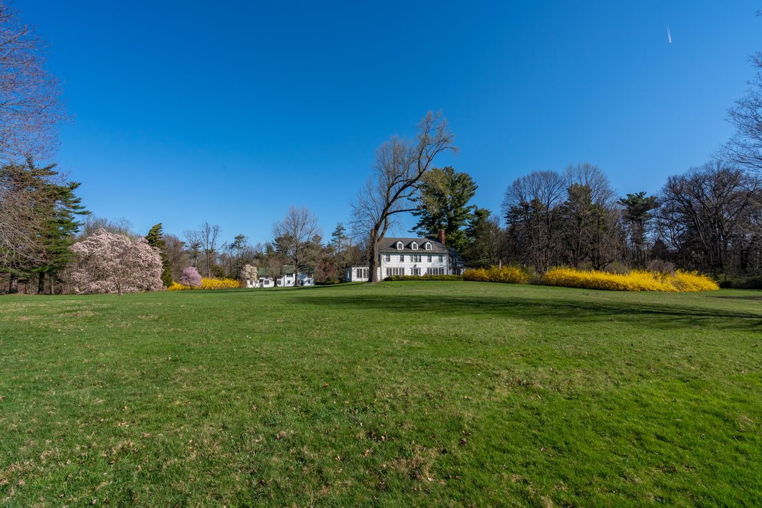 72 Post Road, Old Westbury, Ny, 11568 In Old Westbury, New York, United