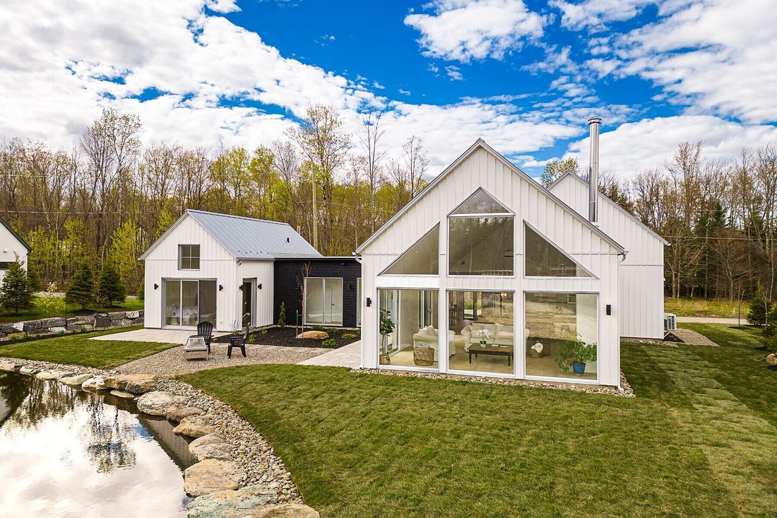 Lac Brome, Estrie In Lac Brome, Quebec, Canada For Sale (12810259)