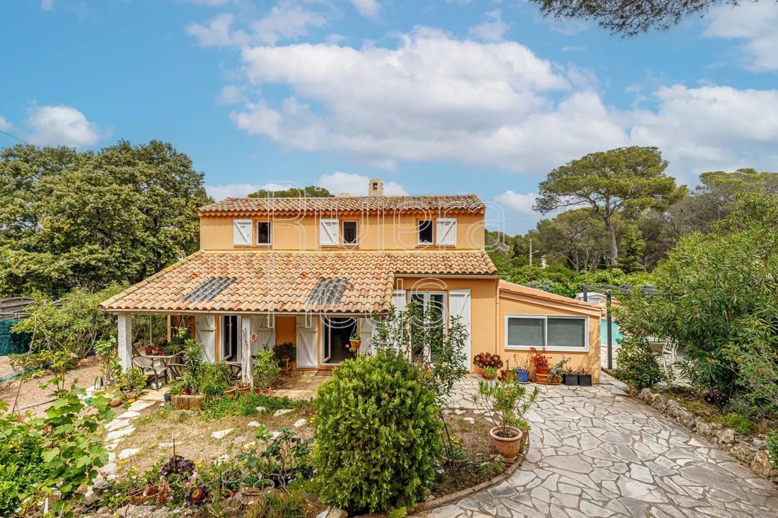 House With Pool, Secure In Saint Raphaël, Provence Alpes Côte D'azur ...