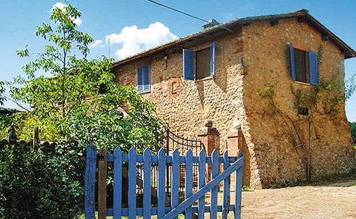 Country House in Monteriggioni, Tuscany, Italy 1