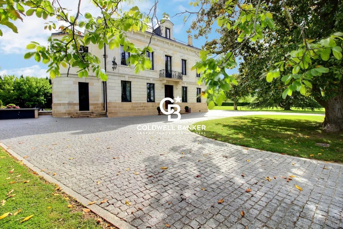 Luxury Chateau Near Bordeaux In Bordeaux, Nouvelle Aquitaine, France