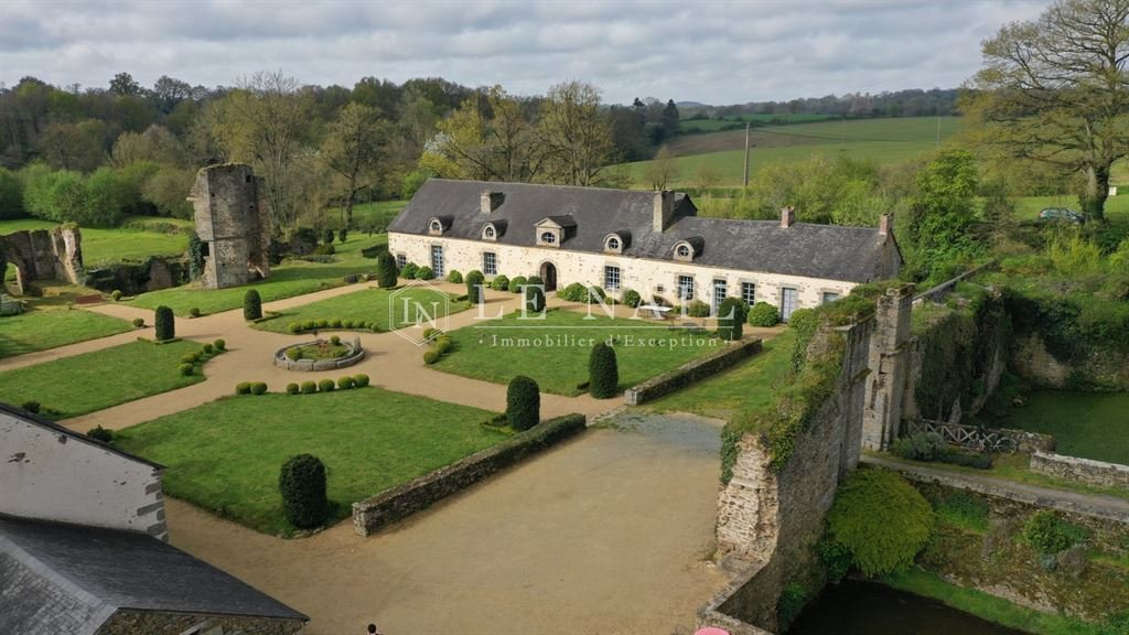 Estate in Nord Ouest, Mayenne, France 2 - 12512053