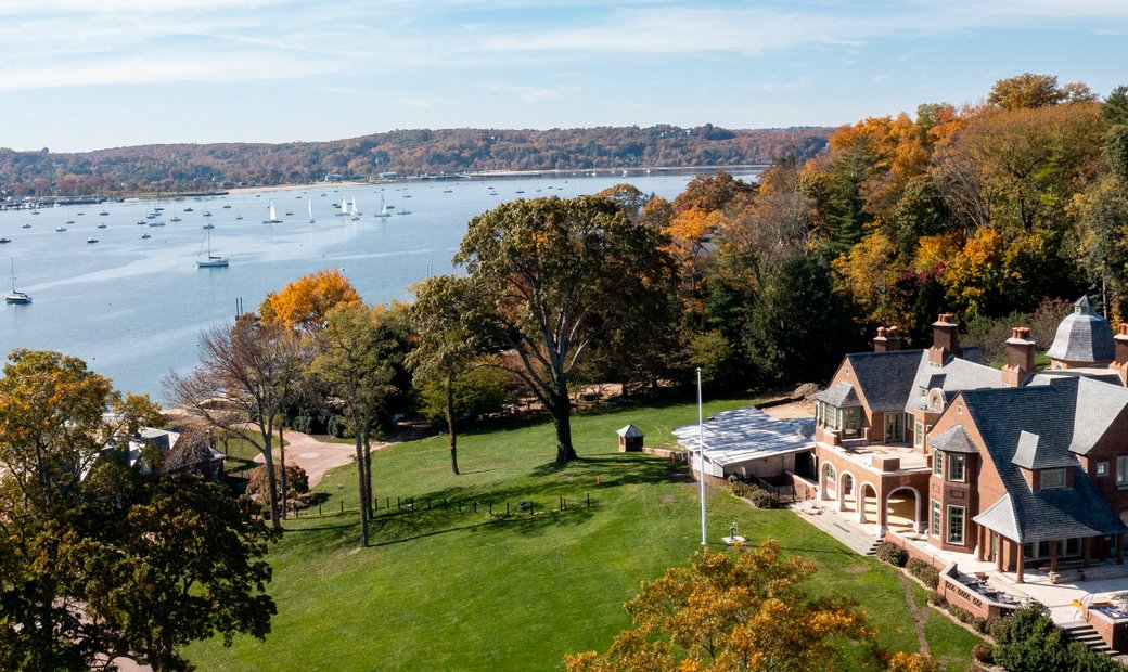 500,501502 Centre Island Road, In Upper Brookville, New York, Stati