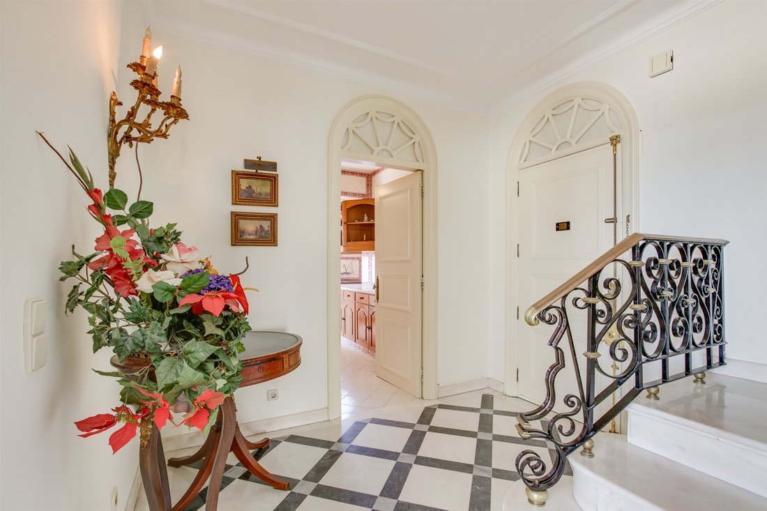 Seven Bedroom Duplex Flat In The Centre Of Monte In Estoril, Lisbon