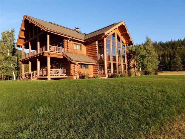 Luxury homes with library for sale in Alberton, Montana | JamesEdition