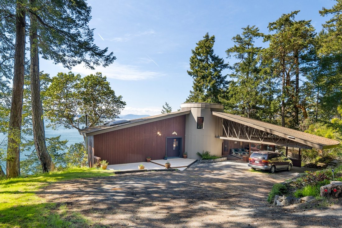 Westside Waterfront Modern In Friday Harbor, Washington, United States For Sale (12815927)